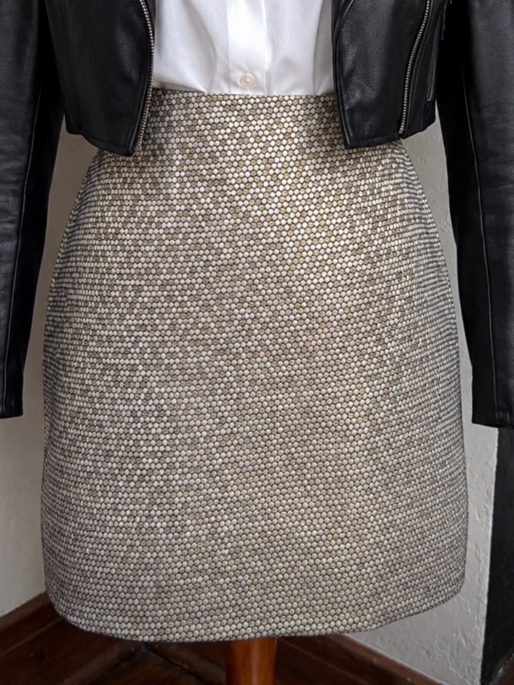 Banana Republic Metallic Mini Skirt Textured  Shimmer Size 10 NWT
